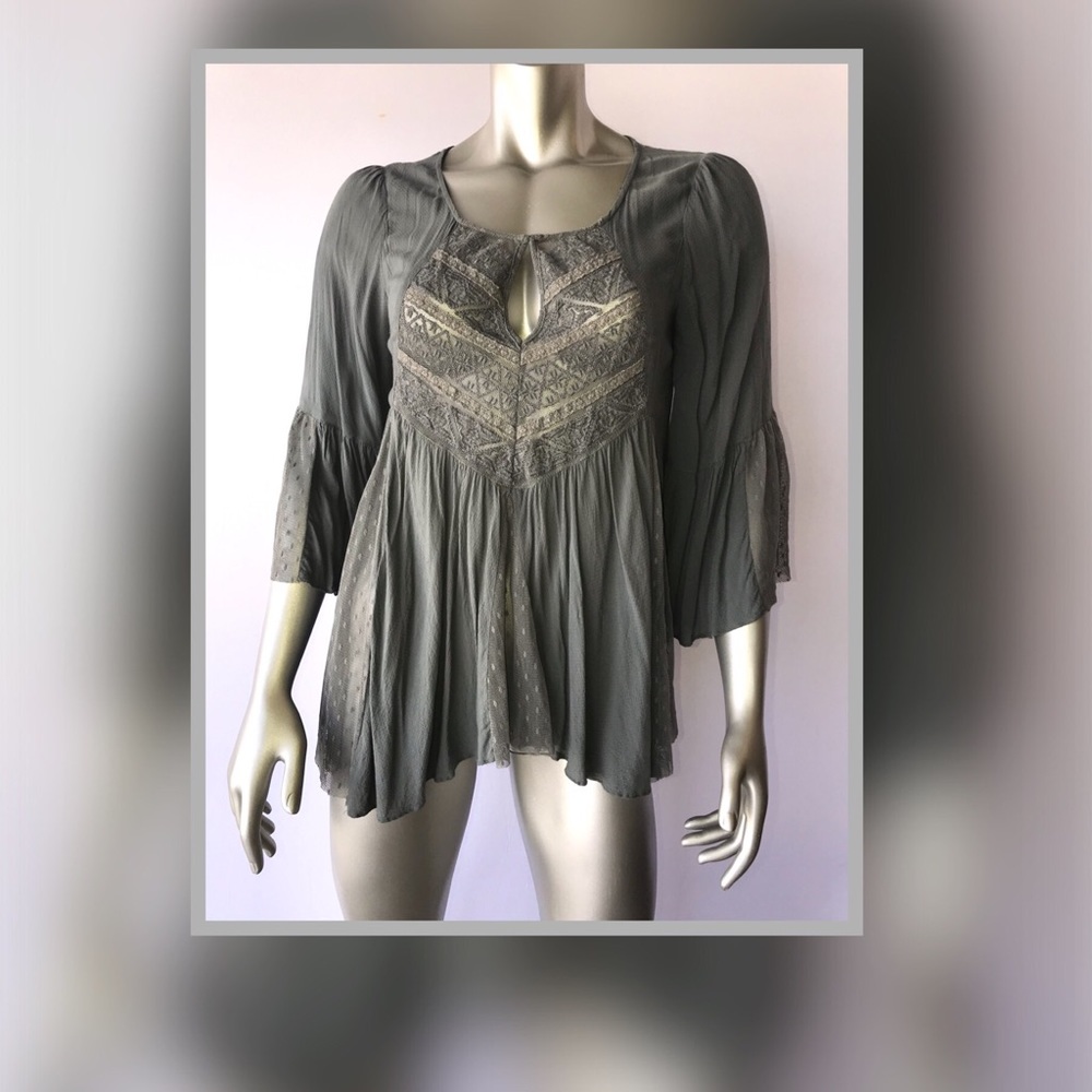 FREE PEOPLE LACE PATTERNED SMOCK BOHO STYLE TOP.